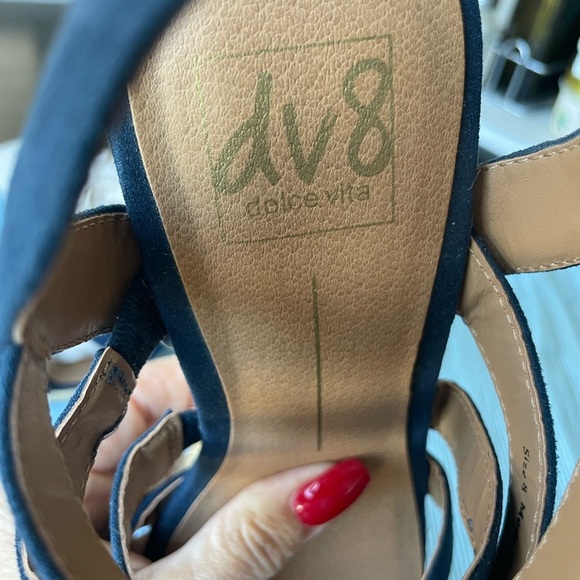 Chic Navy Blue Dolce Vita Wedge Sandals in size 8 - Picture 8 of 8
